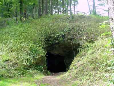 Höhle bei Eichstätt im Altmühltal